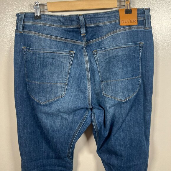Men's Relaxed Fit Blue Jeans - Picture 10 of 13